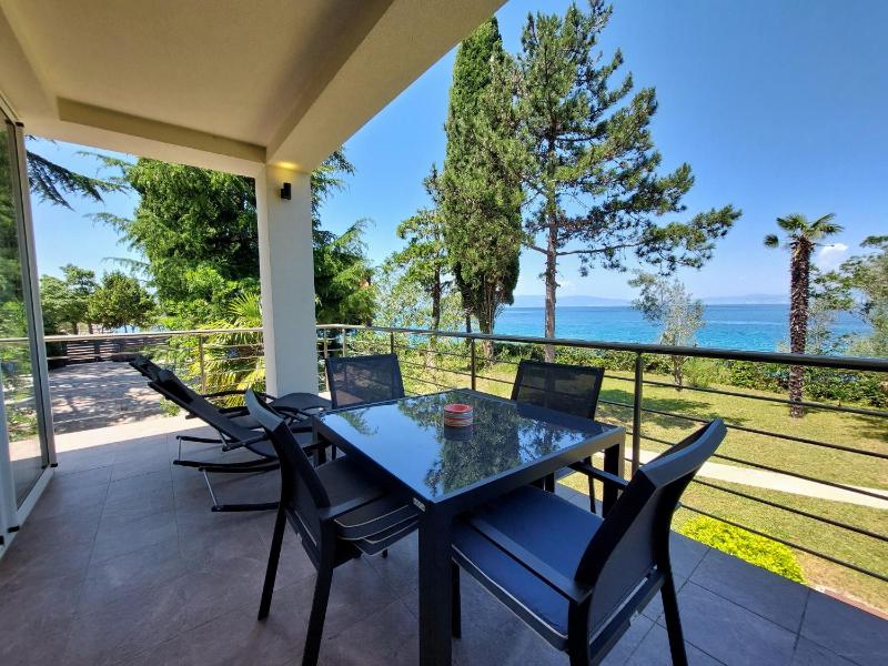 Apartment Prejac by the beach - image 1