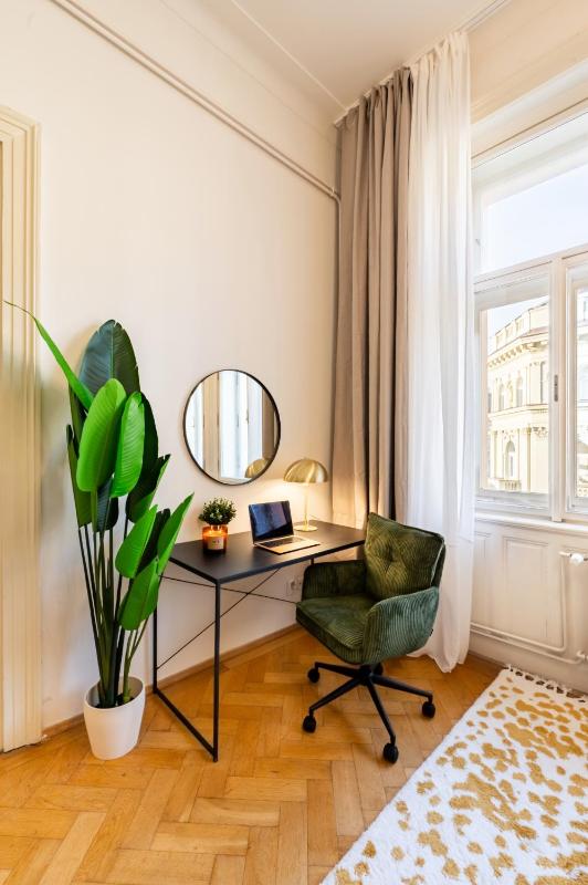 Prague Days - Four Bedroom Apartment with Workspace and 250Mbs WiFi in New Town - image 9
