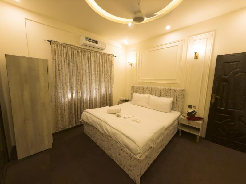White Rose Guest House Near Aga Khan Hospital - image 9