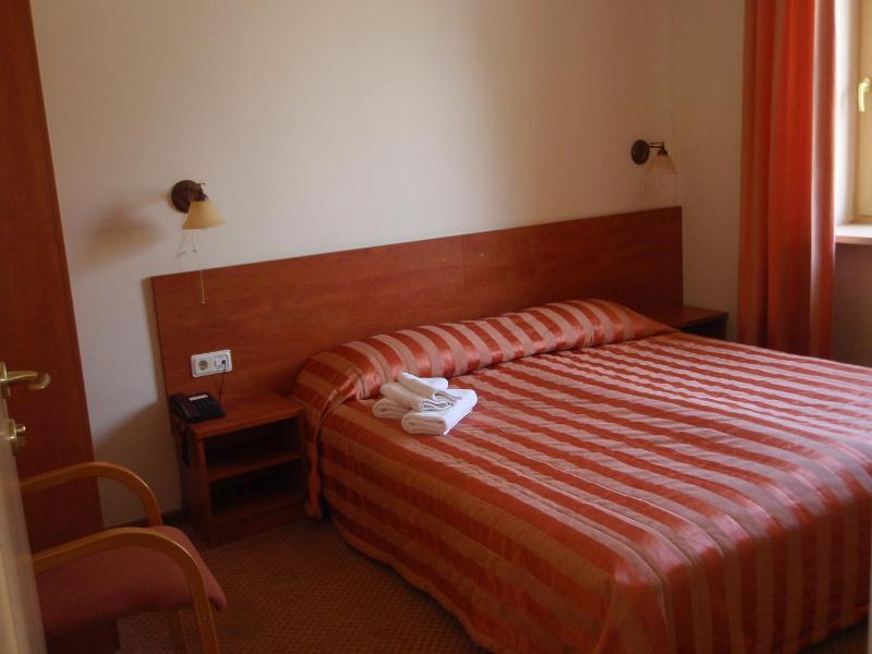 Standard Double or Twin Room image 3