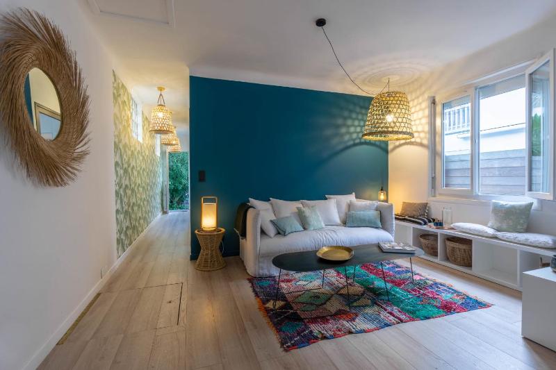 COCOON KEYWEEK Holiday House with lovely patio in Biarritz city center - image 16
