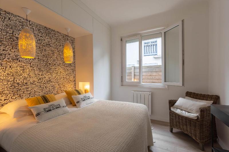 COCOON KEYWEEK Holiday House with lovely patio in Biarritz city center - image 4