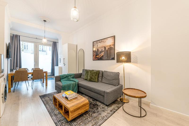 The Lohmeyerstr lI - Group Flat in Central Berlin Family-Friendly 2BR 4- 6 Guests - image 7