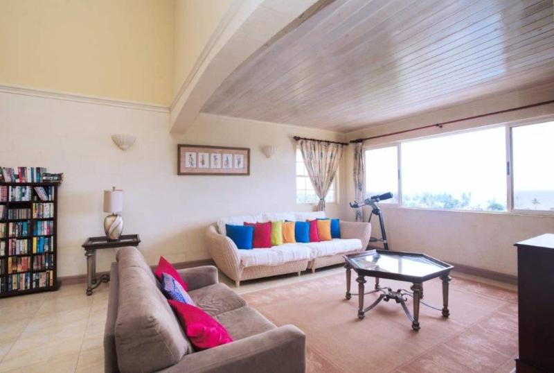 Beautiful 6 Bedroom Villa - Amazing Sea Views - image 10