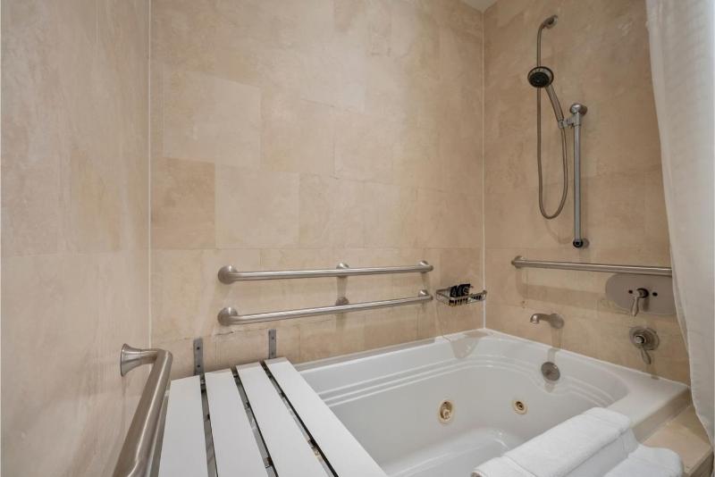 Fontainebleau Miami Beach Tresor Private Luxury Suites - image 22