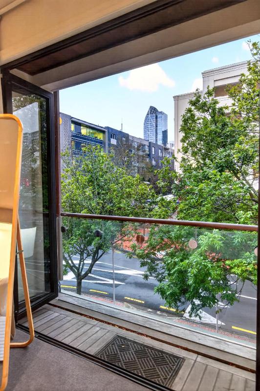 Central Auckland 2BR Free Parking Zodiak Stays - image 15