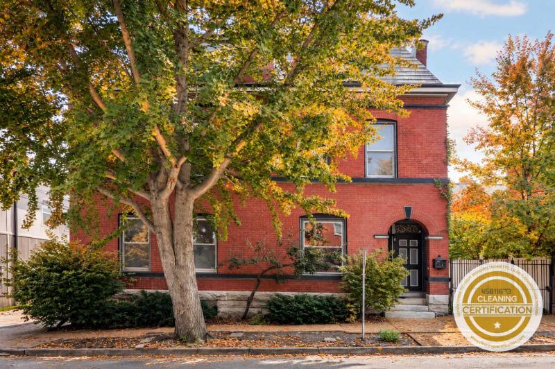 Posh 4 floor Soulard Family Home ABODEbucks - image 1