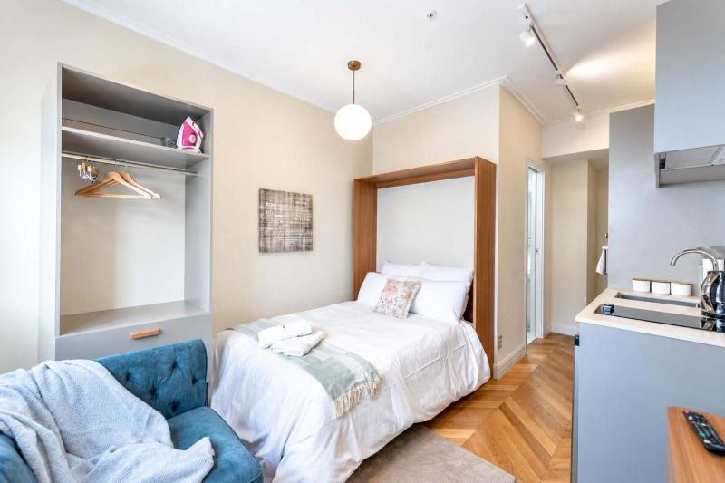 Te Aro City Stay - Modern Studio for Two - image 5