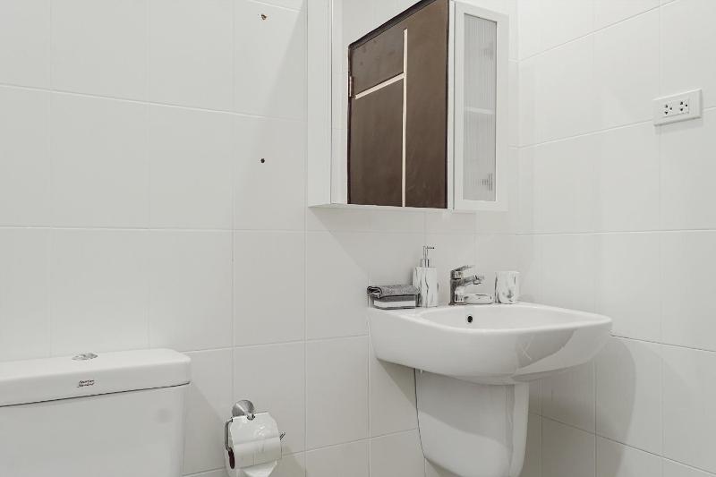 The One House - image 14