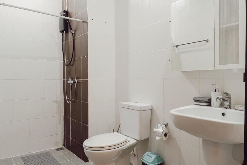 The One House - image 10