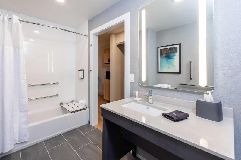 Hyatt House Portland Airport - image 9