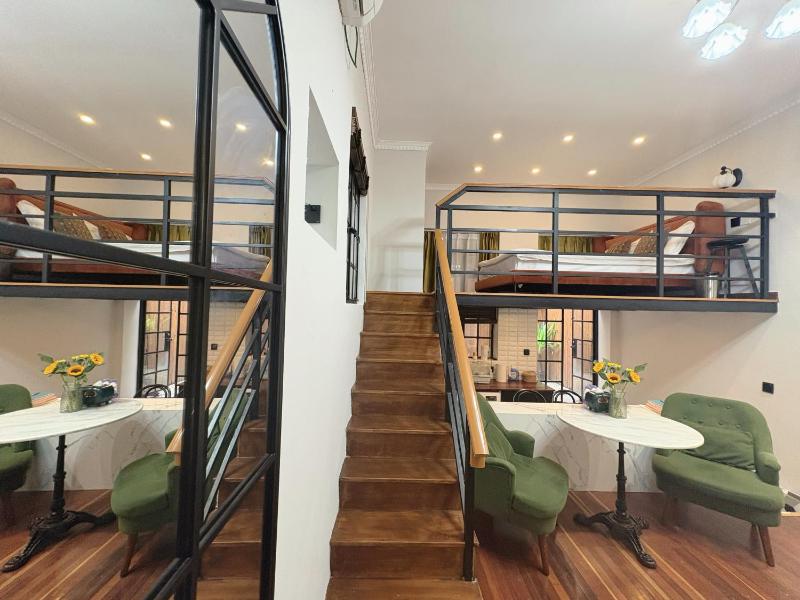 Floris Suites - image 13