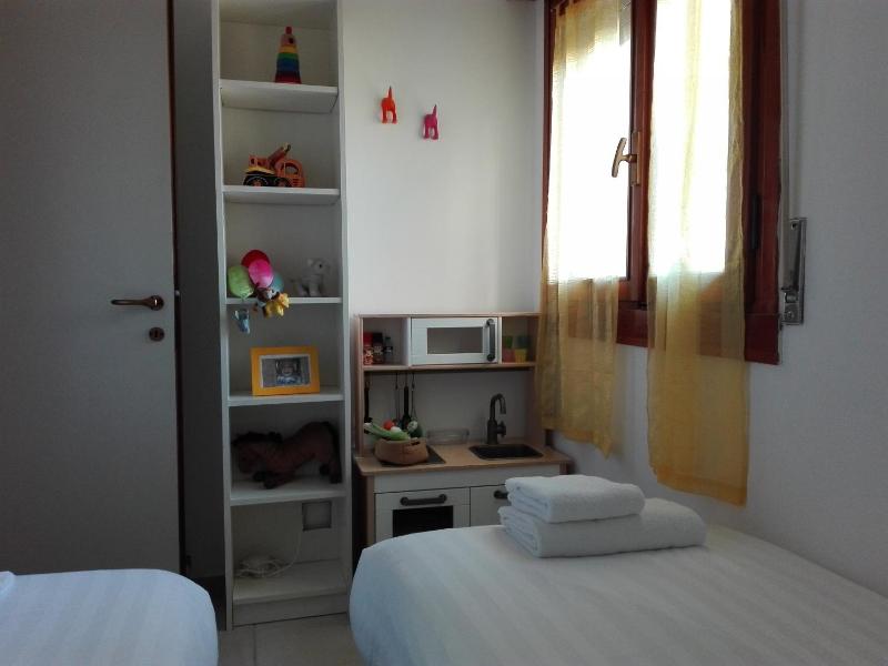 Two-Bedroom Apartment B20 image 4
