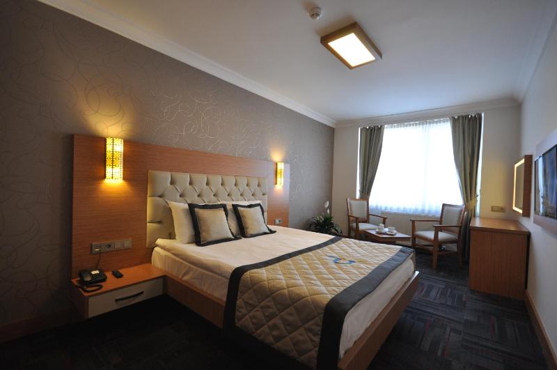 Double Room image 4