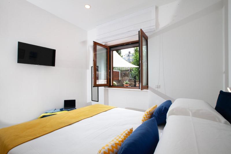 Estate4Home - Blue Margar - image 20