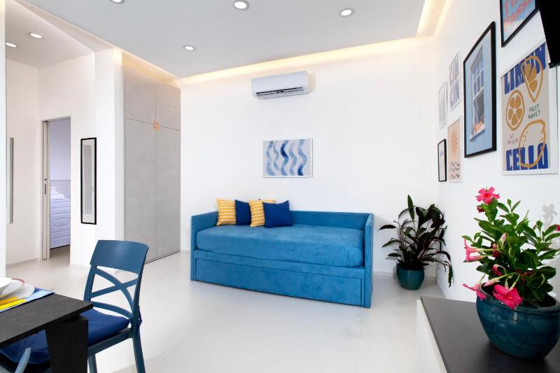 Estate4Home - Blue Margar - image 23