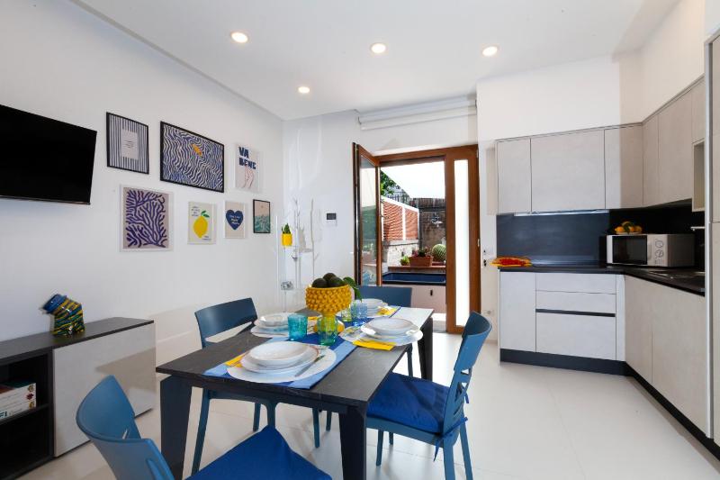 Estate4Home - Blue Margar - image 16