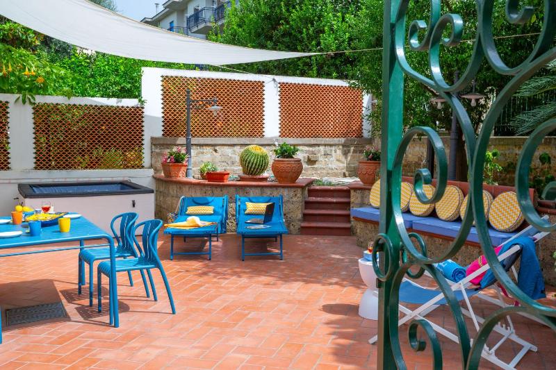 Estate4Home - Blue Margar - image 13