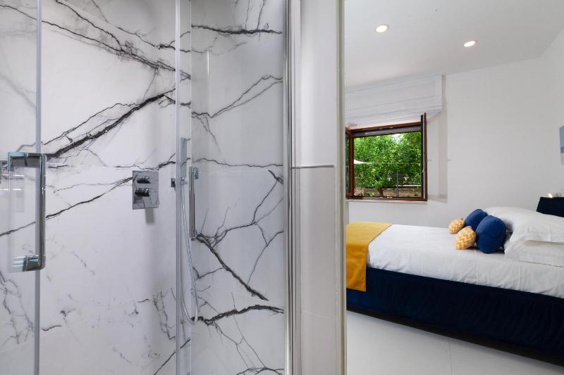 Estate4Home - Blue Margar - image 17