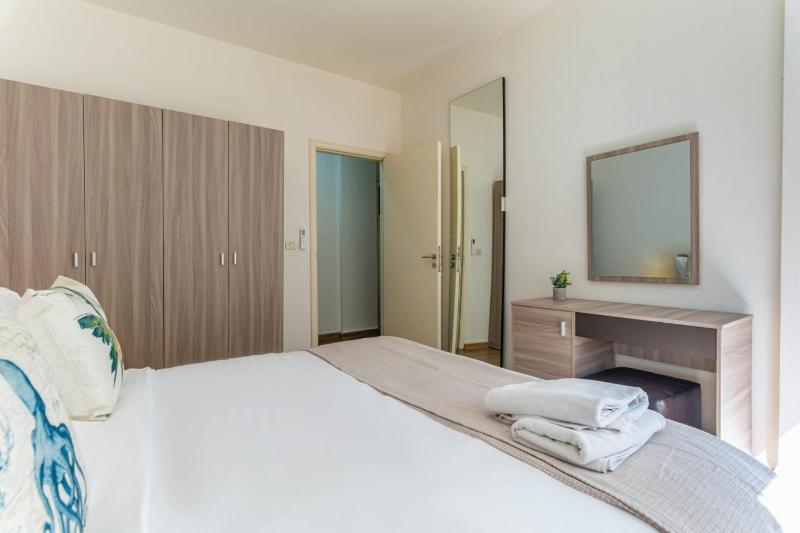 Rue - 2-BR Apartment & Balcony in Mar Mikhael - image 9