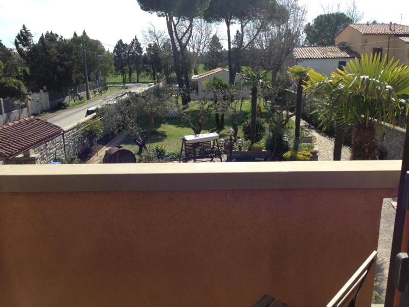 Double Room with Balcony image 2