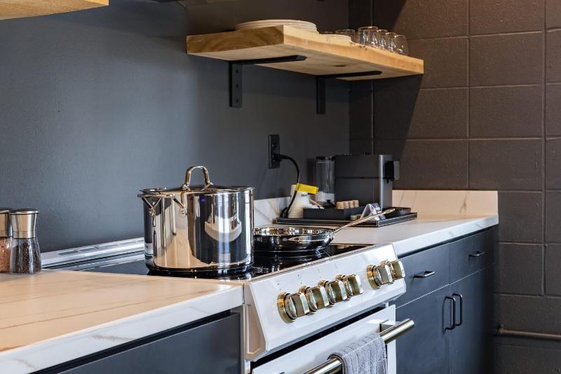 A12 The Field Suite - image 2