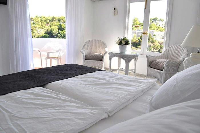 Double Room with Mountain View image 1