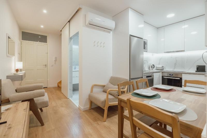 Modern Lapa Duplex Apartments by Vacationy - image 6