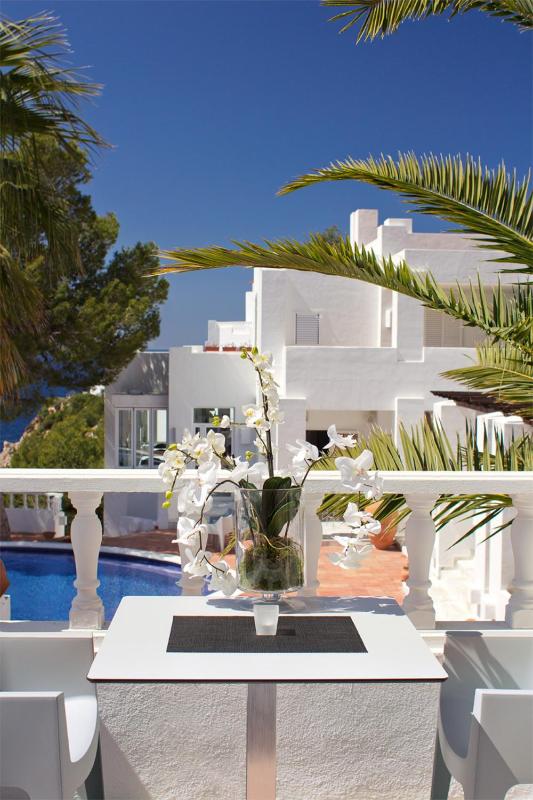 Double Room with Sea View image 1