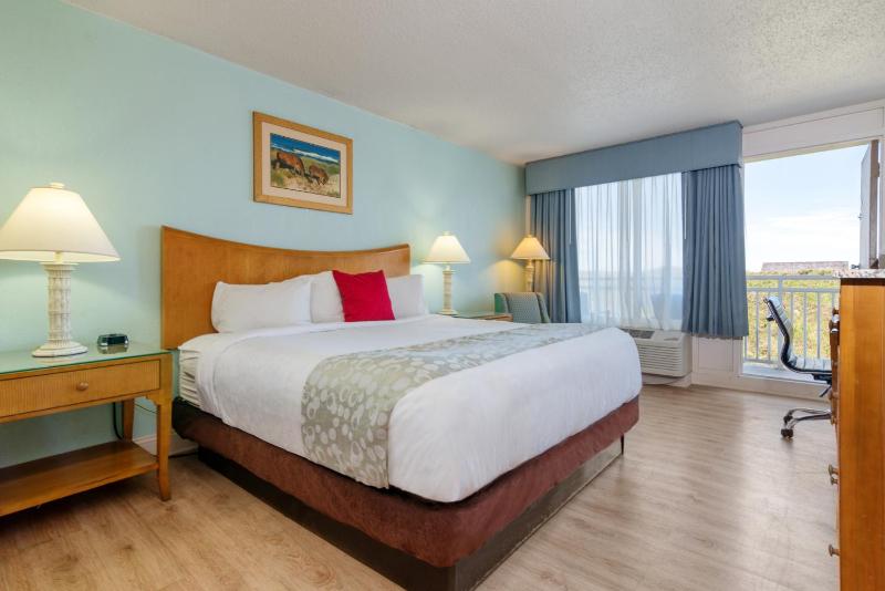 Ramada Plaza by Wyndham Nags Head Oceanfront - image 38