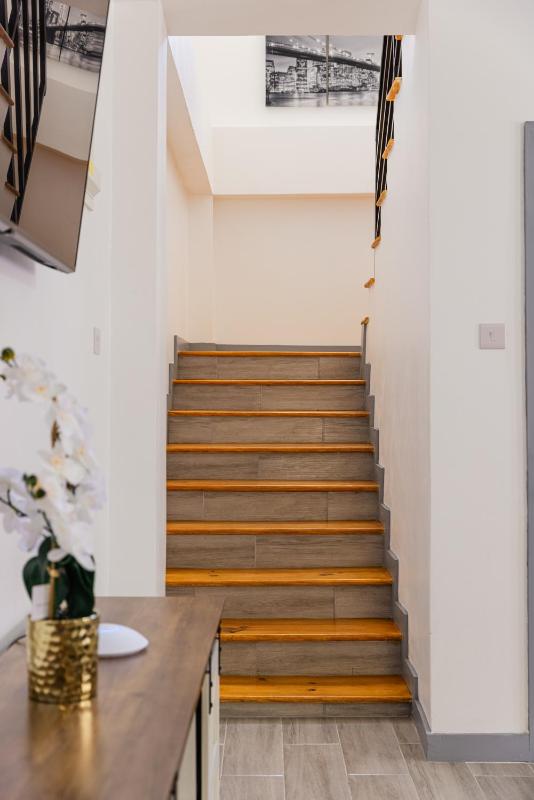 Villa Nova Townhouse Unit #1 - image 14