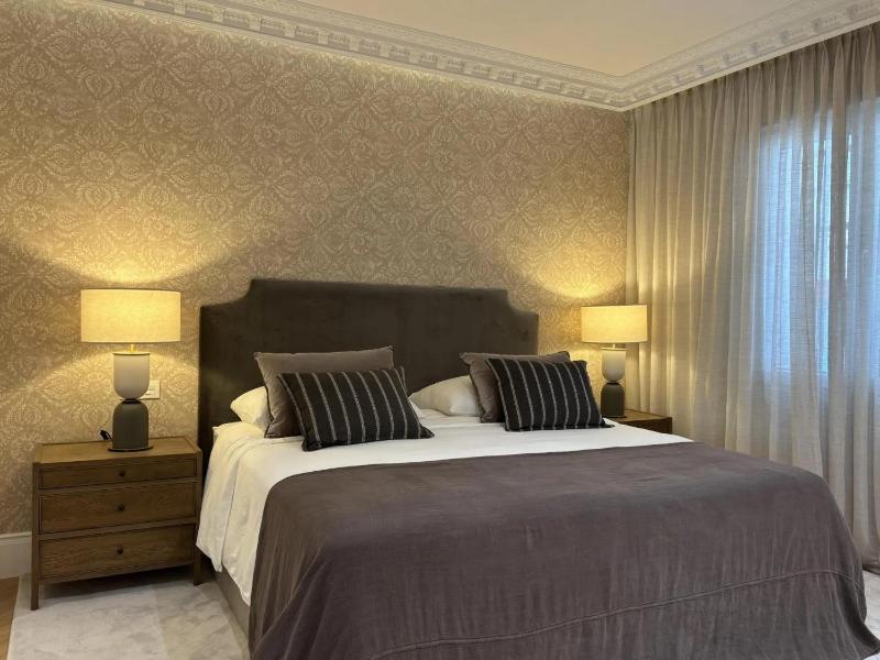 Casa de Madrid Luxury Apartment - image 12