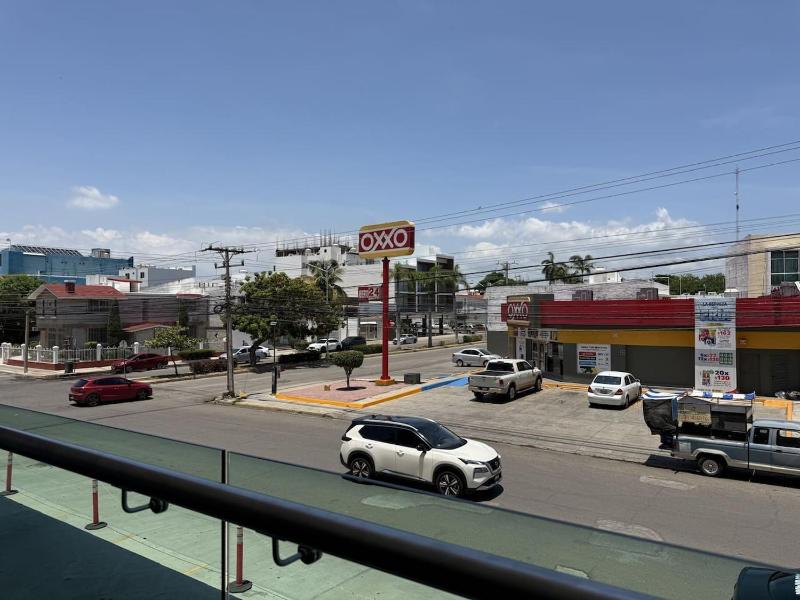 Con Alberca y Jacuzzi a unas Calles del Malecon - image 45