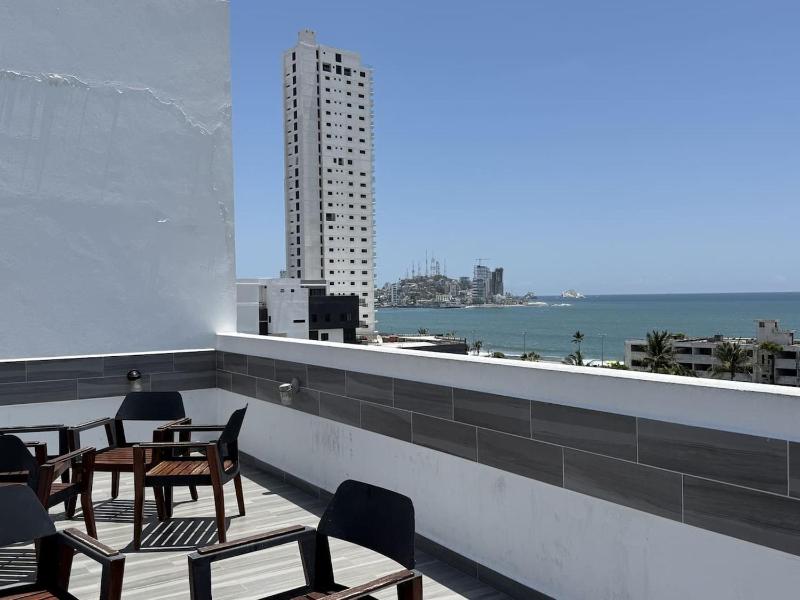 Con Alberca y Jacuzzi a unas Calles del Malecon - image 20