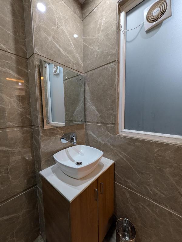 The Lodgers Luxury 2 BHK Apartment Near Sector 42 Gurugram - image 3