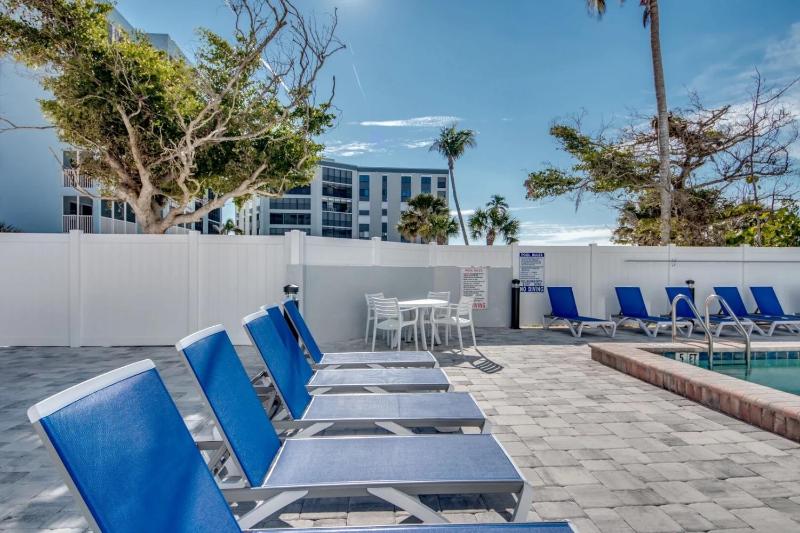 Beach Villas # 305 - Recently Refereshed! condo - image 23