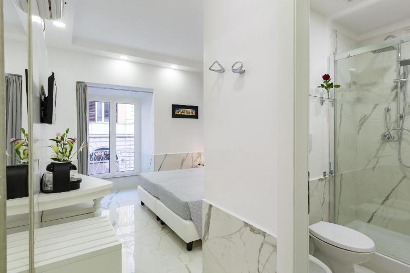 Superior Double Room image 4
