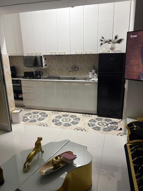 Stylish 1-bed in Central Shkoder Sleeps 4 - image 11