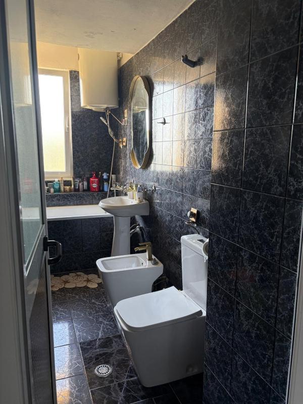 Stylish 1-bed in Central Shkoder Sleeps 4 - image 4