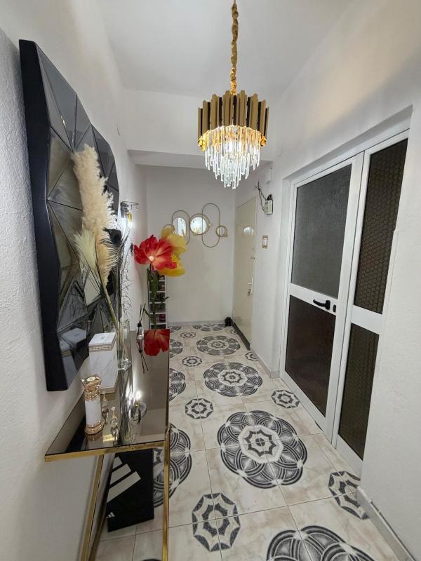 Stylish 1-bed in Central Shkoder Sleeps 4 - image 13