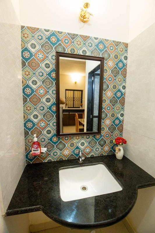 Glimmer Inn Goa - image 11