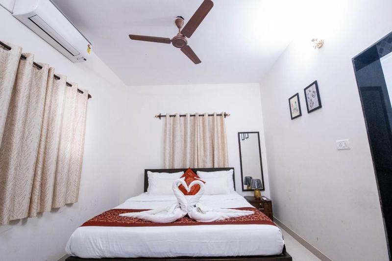 Glimmer Inn Goa - image 8