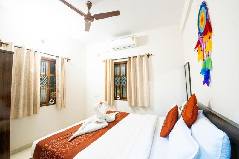 Glimmer Inn Goa - image 21