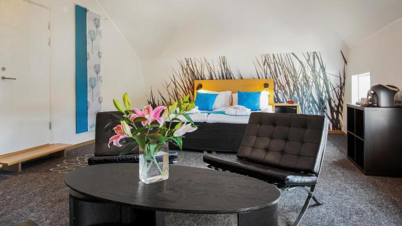 Junior Suite with Double Bed image 2