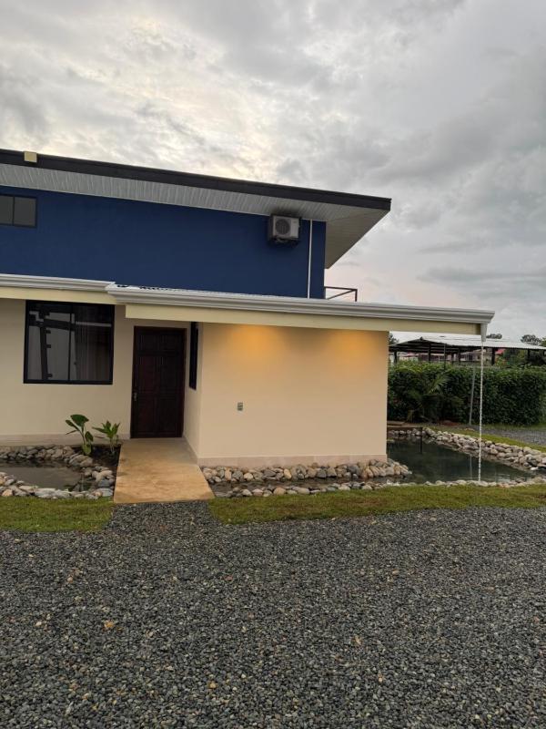 Villa con dos habitaciones - image 5