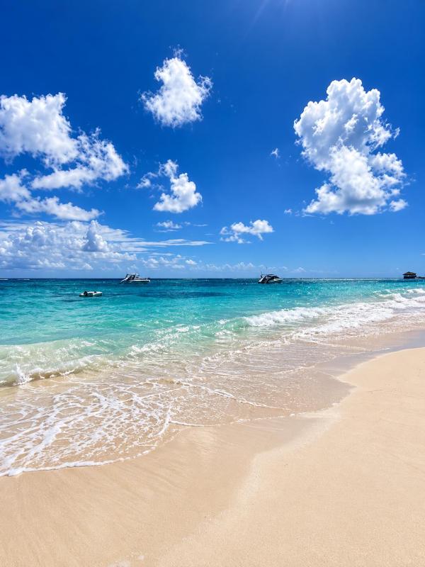 Los Corales 2BR Apartment with Pool - 5-Min Walk to Beach - image 2