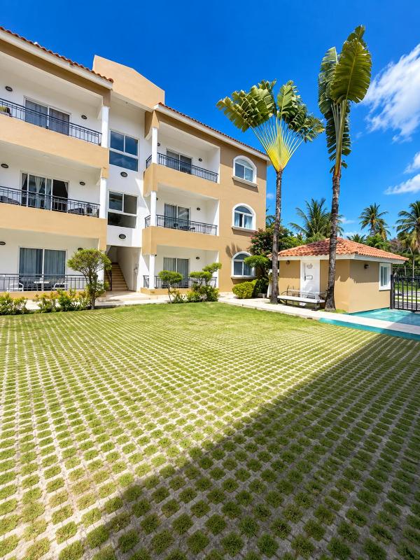 Los Corales 2BR Apartment with Pool - 5-Min Walk to Beach - image 14