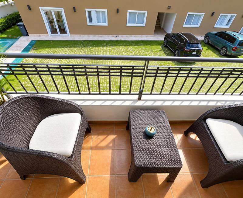 Los Corales 2BR Apartment with Pool - 5-Min Walk to Beach - image 9