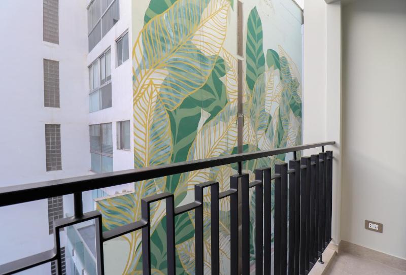 Lord Cochrane by Wynwood House - image 8