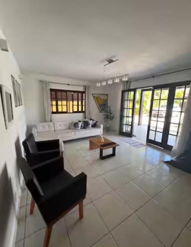 Casa Buziana 200 metros da Praia Geriba - image 1